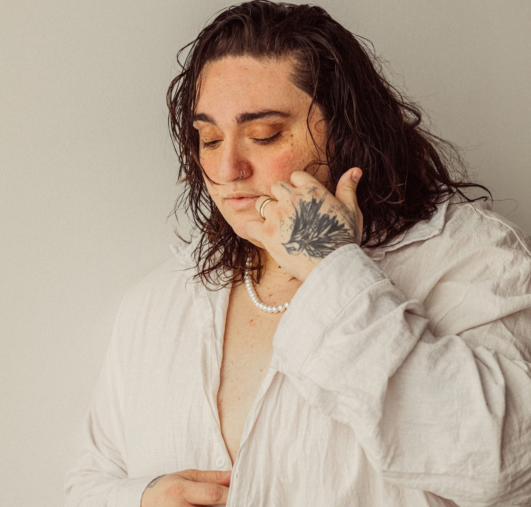 Backstage “Coffee” talk with Canadian singer Jamie Fine